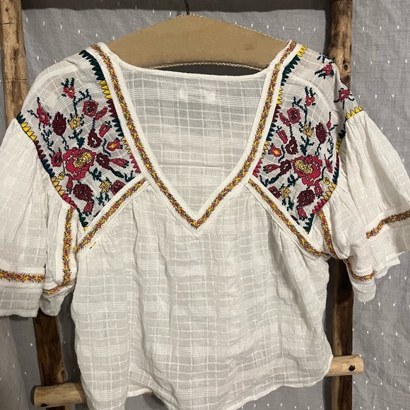 Anthropologie blouse perfect for summer - Picture 2 of 3